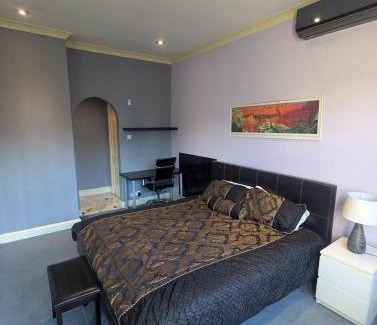 West Hampstead Apartment | Stunning Three Bed in West Hampstead