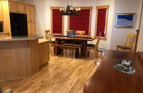 Carrabassett Valley Condo | Stunning Timbers ski-in/ski-out, above the base lodge and SuperQuad