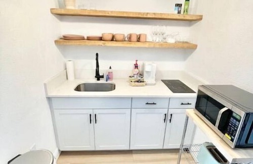 East Ybor Apartment | Stunning tiny house in Ybor City Tampa - 1.5 miles to downtown