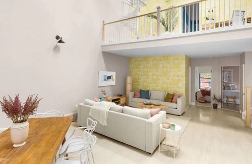 Boerum Hill Apartment | Stunning top 2 flrs of 25' wide townhouse quiet & bright