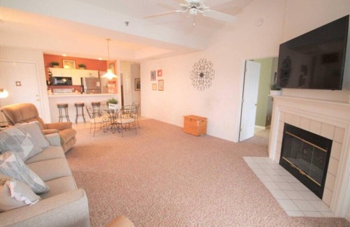 Lakeland Condo | Stunning Top Floor View! Queen Bunk Bed! Family Friendly Harbour Towne Complex! Slip Close to Unit!