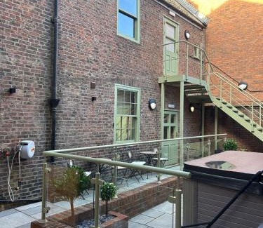 Morpeth Apartment | Stunning Town Centre Apartments with Spa facilities