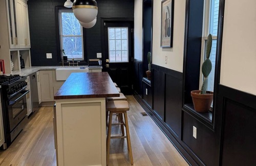 Brewerytown House | Stunning townhouse in Philadelphia with historical charm in Fairmount!