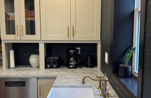 Brewerytown House | Stunning townhouse in Philadelphia with historical charm in Fairmount!