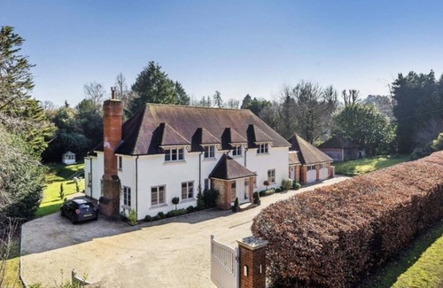 Dorking House | Stunning & tranquil. Heart of the Surrey Hills