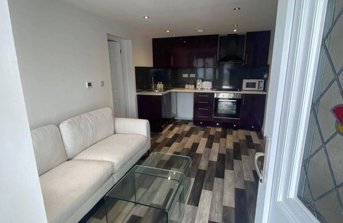 Truro Apartment | Stunning Truro 1-bed - Sleeps 2 & Parking