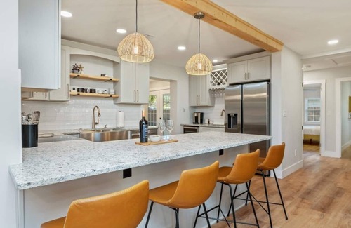 Fort Walton Beach House | Stunning updated 4 bedroom home. 8 mins from beach