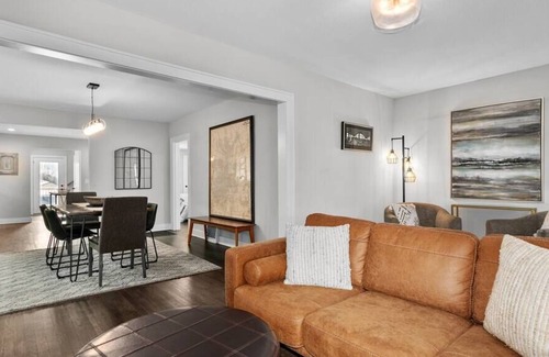 Plaza Westport House | Stunning Urban Oasis Walk to Nearby Attractions!