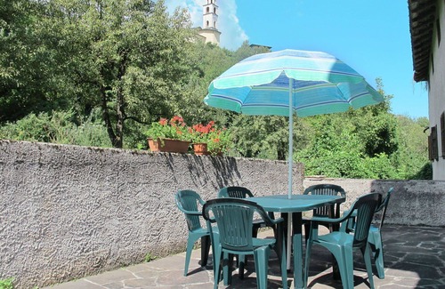 Calceranica al Lago House | Stunning villa for 6 guests with TV, patio and parking