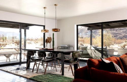 Joshua Tree House | Stunning Vacation Rental with Hot-tub and Fire place in Joshua Tree, California