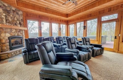 The Galena Territory House | Stunning Valley Views 6BD Retreat w/Ensuites