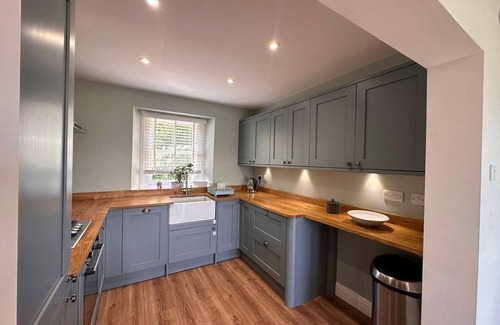 Limpley Stoke House | Stunning Views and Countryside. Cotswolds, Bath. Sleeps 6