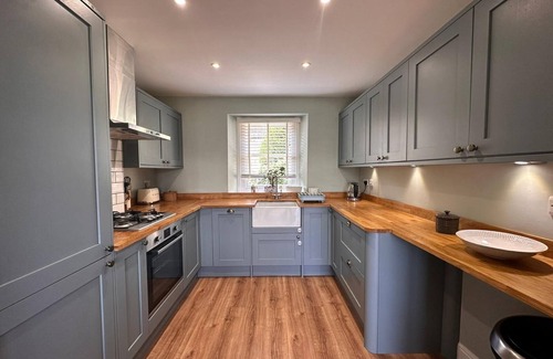 Limpley Stoke House | Stunning Views and Countryside. Cotswolds, Bath. Sleeps 6