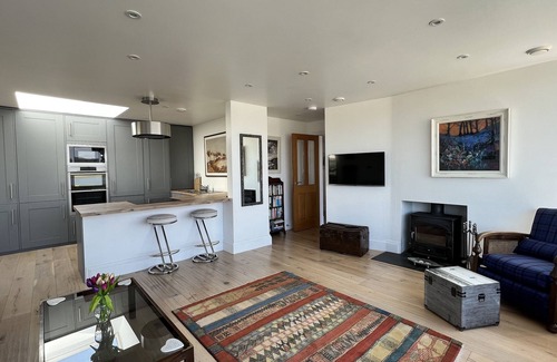 Bankend House | Stunning views and stylish accommodation at Shorepark Cottage.