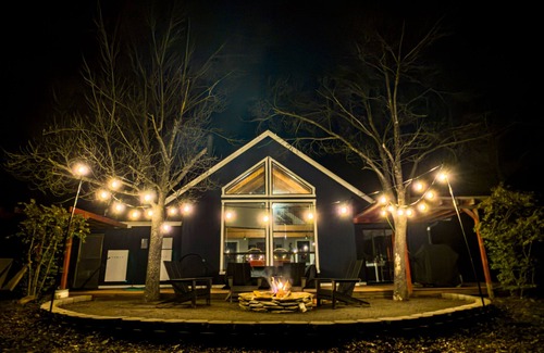 Midpines House | Stunning Views at Gold Rush Ranch, 30 Minutes to Yosemite, Pickleball!