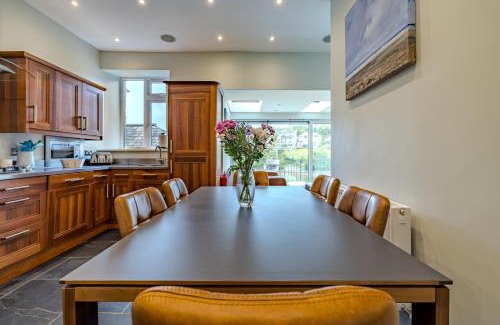 Noss Mayo House | Stunning Views from this cosy Dog Friendly Riverside Cottage in Noss Mayo