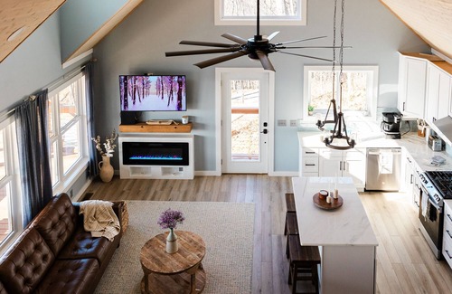 Burnsville Other | Stunning Views, Game/Movie RM, 2 decks, 1h to AVL, 5BR/3 Bath, Grill, fire pit