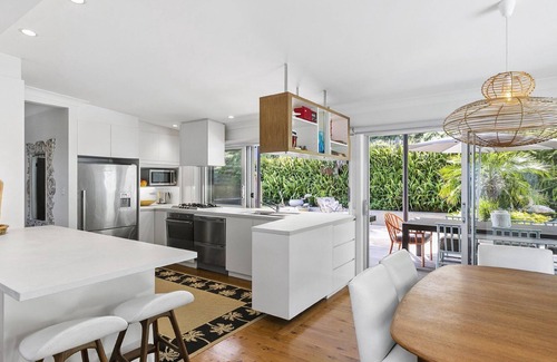 Copacabana House | Stunning views, heated plunge pool and walking distance to beach