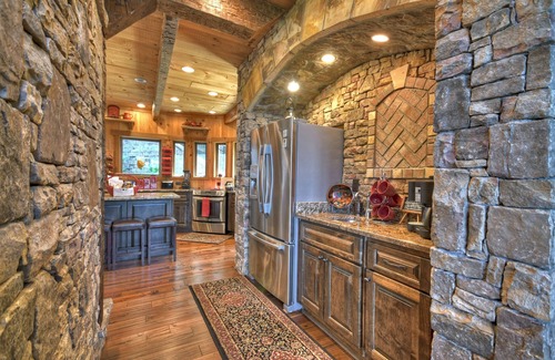 Blairsville Cabin | Stunning views! Luxury Mountain Retreat. Main lodge PLUS separate guest house.