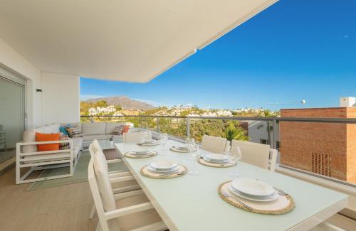 Benahavis Apartment | Stunning views of mountains, sea, golf and lake