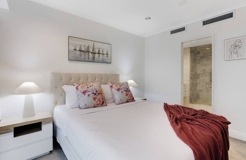 Takapuna Resort | Stunning Views of Rangitoto Kitchen Gym Rooftop Pool Parking