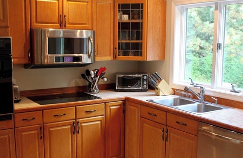 Warren House | Stunning views of Sugarbush Mountain in the heart of Vermont