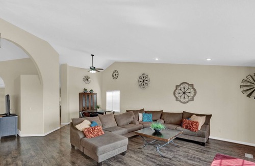 North Salt Lake House | Stunning Views Spacious Lux Property convenient to Downtown Airport