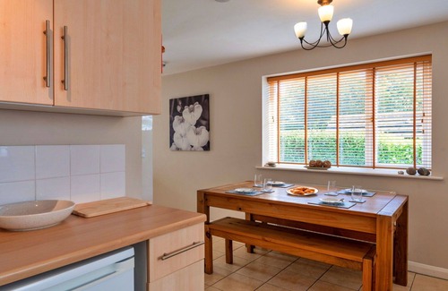 Umberleigh House | Stunning villa for 4 guests with balcony, pets allowed and parking