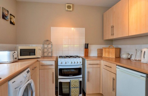 Umberleigh House | Stunning villa for 4 guests with balcony, pets allowed and parking