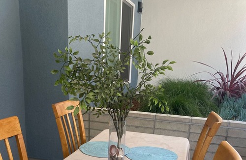 Oxnard Apartment | Stunning Villa -10 mins from Beach