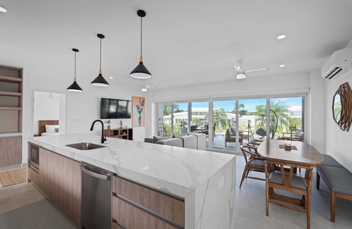 Avellanas Beach Villa | Stunning Villa with Rooftop Deck | Pool | Jacuzzi