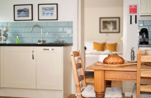 Ganllwyd House | Stunning villa for 4 guests with WIFI, pets allowed and parking