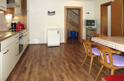 Burgstall Villa | Stunning villa for 14 people with WIFI, TV, balcony and parking
