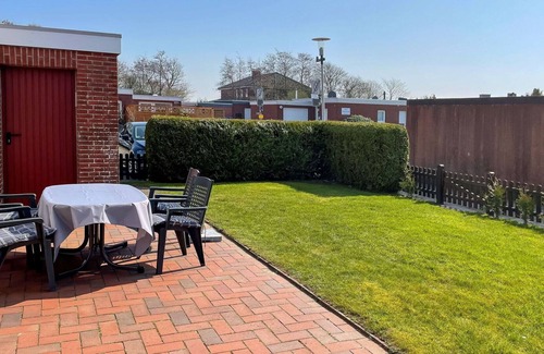 Norddeich House | Stunning villa for 4 guests with WIFI, TV, terrace and parking