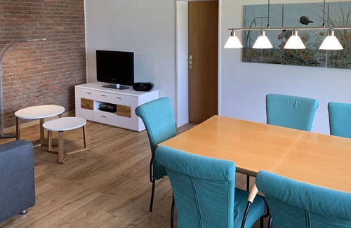 Norddeich House | Stunning villa for 4 guests with WIFI, TV, terrace and parking