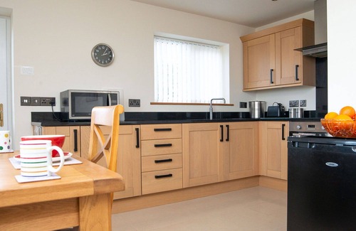 Llanasa House | Stunning villa for 4 guests with WIFI and TV