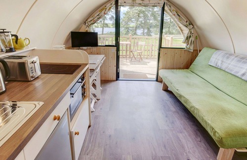 Langley-on-Tyne House | Stunning villa for 5 guests with WIFI, pets allowed and parking