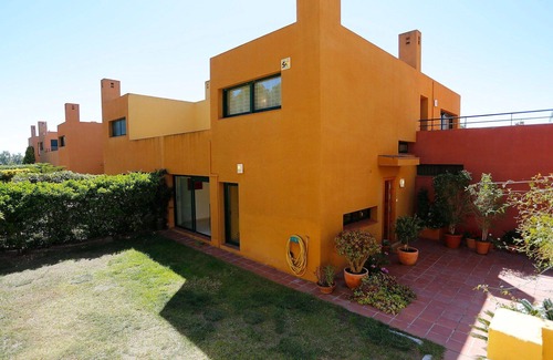 Tamarit House | Stunning villa for 6 people with WIFI, A/C, pool, TV, terrace and parking