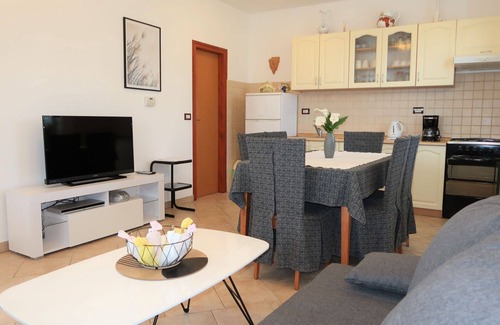 Gondolici House | Stunning villa for 6 guests with WIFI, private pool, A/C, TV, patio and parking