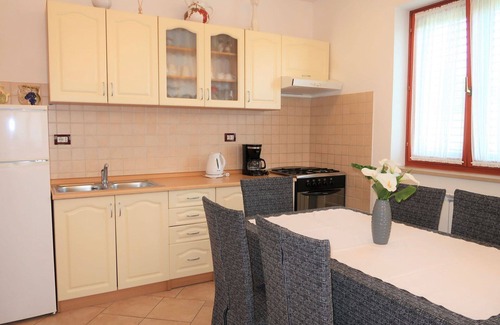 Gondolici House | Stunning villa for 6 guests with WIFI, private pool, A/C, TV, patio and parking