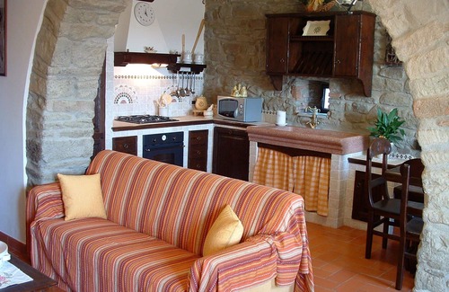 Cortona Villa | Stunning villa for 6 people with WIFI, pool, TV, panoramic view and parking