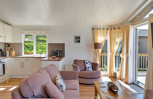 Saint John House | Stunning villa for 6 people with hot tub, WIFI, pool, terrace, pets allowed and parking