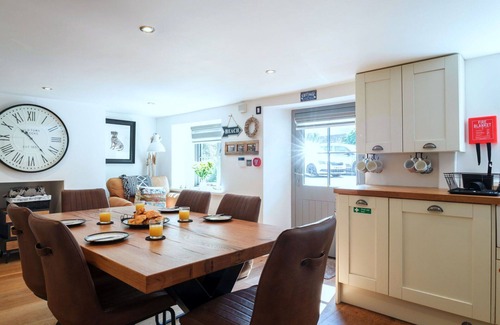 Kingsand House | Stunning villa for 6 people with WIFI, terrace, pets allowed and parking