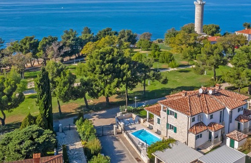 Basanija House | Stunning villa for 8 guests with A/C, WIFI, private pool, TV, terrace and parking
