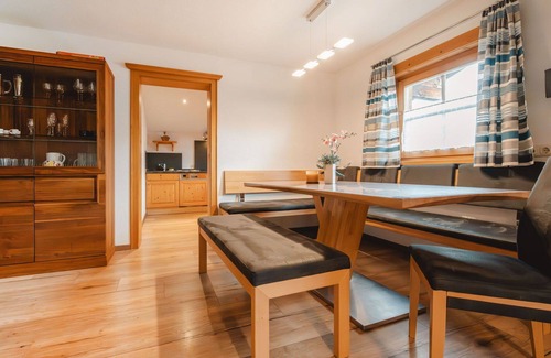 Piesendorf Villa | Stunning villa for 16 guests with WIFI, TV and terrace