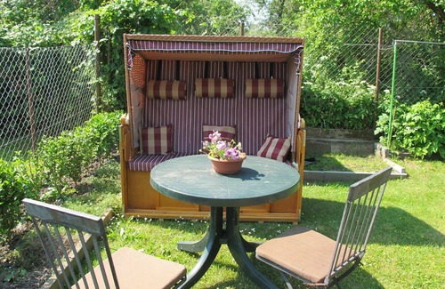 Katzow Villa | Stunning villa for 4 guests with TV, patio and parking