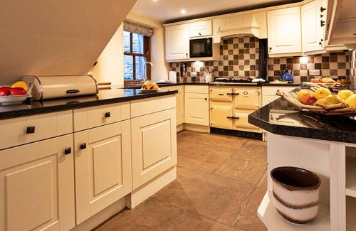 Bretherdale House | Stunning villa for 8 people with WIFI, TV and parking