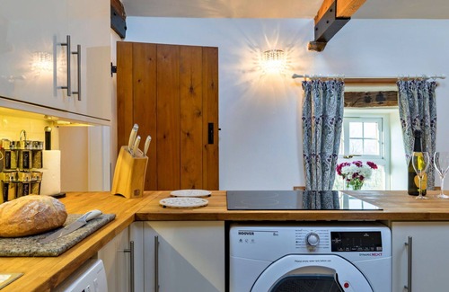 Leek House | Stunning villa for 2 people with WIFI and parking