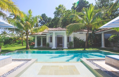 Midigama Villa | Stunning Villa in a Private Island with Outdoor Infinity Pool