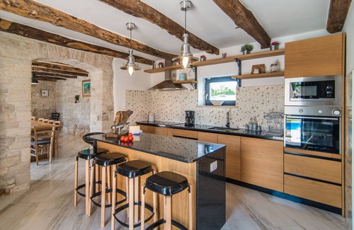 Kringa Villa | Stunning Villa in Kringa with Swimming Pool